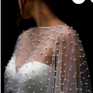 Wedding cape with pearl